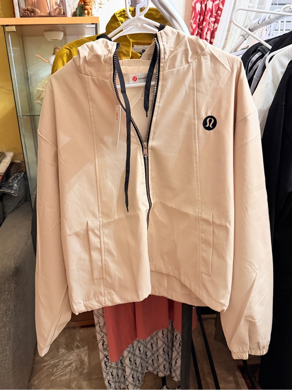 Unisex lululemon athletica Light Beige Hooded wind breaker Jacket